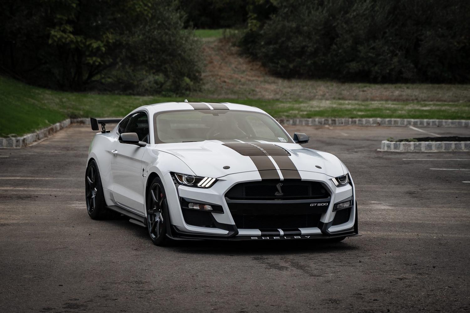 Racing stripes · Shelby GT500