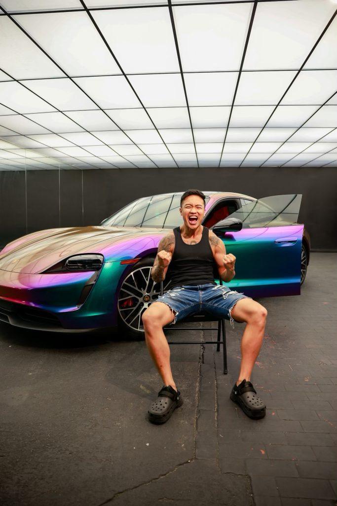 Chameleon color-change wrap · Porsche 911