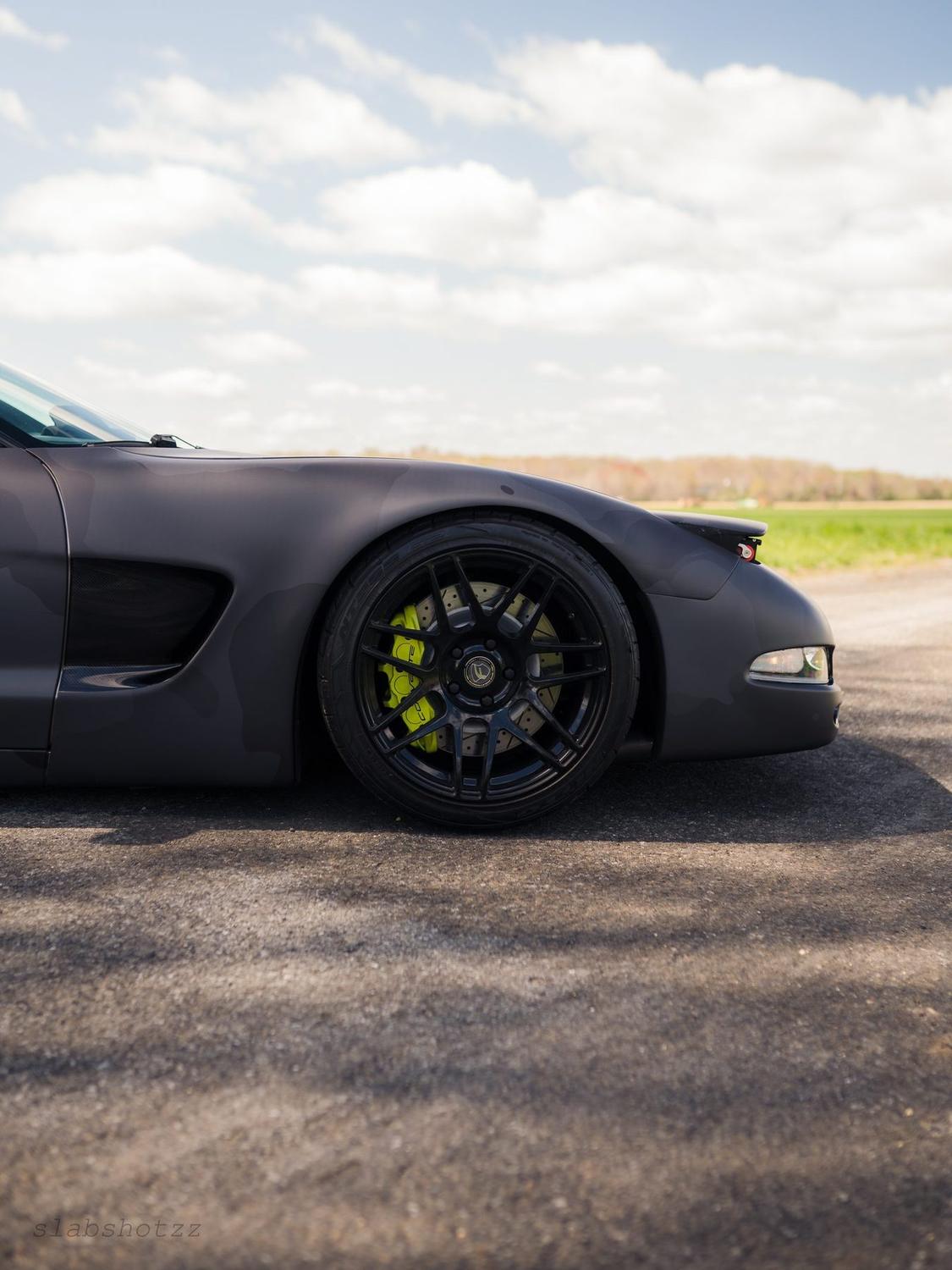 Satin black wrap · Lamborghini